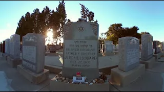 Curly Howard  virtual reality - GraveTour.com - Take a famous grave tour!