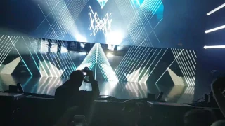 Alan Walker - sky @newsong @live @Milan @Fabrique Alan Walker move your bodie Sia