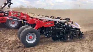 Gladiator 1210 strip till