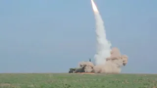 Пуск и результат попадания ракеты ОТРК Искандер-М/Iskander-M missile launch