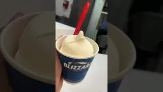 Dairy Queen Blizzard Vanilla Ice Cream #dairyqueen #shorts #banilla #icecream #yummy #delicious