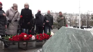 В "Парке ангелов" почтили память погибших при пожаре в ТЦ "Зимняя вишня"