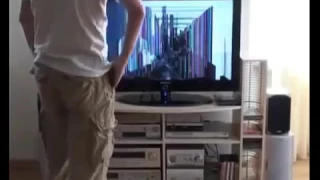 Как мальчик разбил телевизор плазму