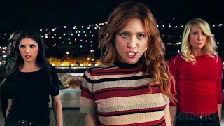 CANCIÓN Toxic | Escena de pelea en el yate | Pitch Perfect 3 | Clip en Español