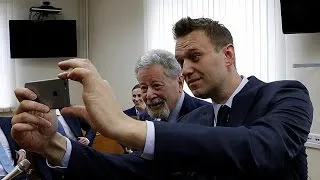 Moscow court hears Usmanov v Navalny defamation case