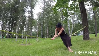 Слэклайн: что с ним делать? Танцевать! Танцующая на стропе/ slacklinedancer