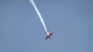 В Чебоксарах авиагруппа «Первый полет» показала мастерство высшего пилотажа