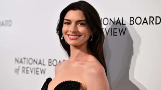 Anne Hathaway Describes Kissing 10 Men During 'Uncomfortable' Chemistry Audition
