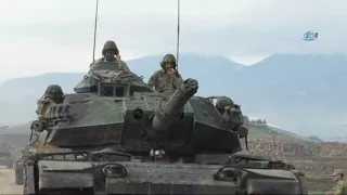 Tanklar Alkış ve Sloganlar Eşliğinde Afrin'e İlerliyor - Afrin (Zeytin Dalı) Harekatı