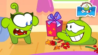 Historias de Om Nom | Nuevos Vecinos - Regalo Reciclado | Temporada 20 | Cut The Rope