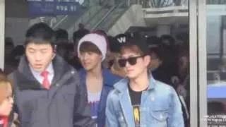 Onew At the airport...swag much