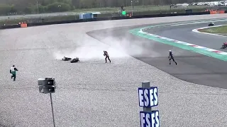 Jonathan Rea knocked out Toprak Razgatlioglu at Assen 24.04.2022