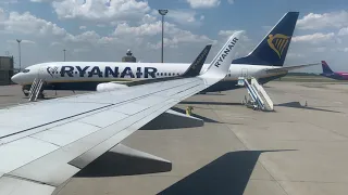 Ryanair Boeing 737-800 Take off from Budapest (FR6680)