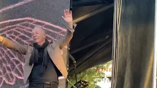 Simple Minds “Someone Somewhere (In Summertime)” (Live at The Cruel World Festival / 5-11-24)