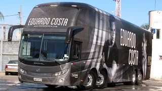 Ônibus do cantor Eduardo Costa