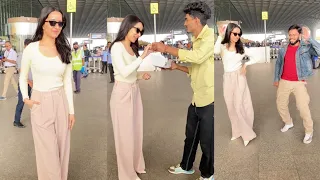 Paparazzi Surprise Cake cutting & Tumka Dance With Shraddha Kapoor While She Spotted At Airport