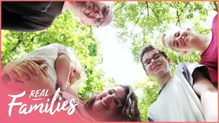 The Family That Communicates With Sign Language | My Perfect Family | Real Families