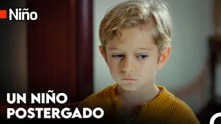 Efe Espera Atención De Su Madre - Niño