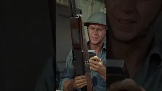 Steve McQueen uses a Browning Automatic Rifle(BAR). The Sand Pebbles (1966). Robert Wise 📽