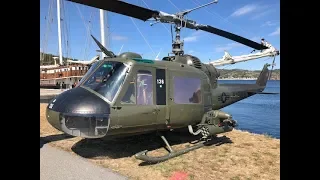 Helicopter Bell UH-1 (Huey) - Landing (no comment)