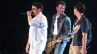 Jonas Brothers : Celebrate! (Live)