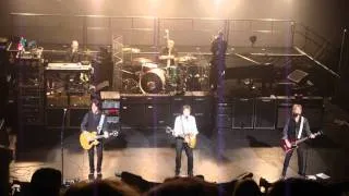 Paul McCartney - Apollo Theater - New York - Dec 13, 2010 - "Sgt Pepper / The end"