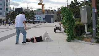 Bushman Prank" A coward transforms himself a Bushman" in south Korea