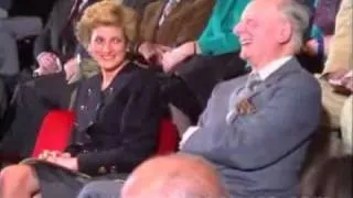 Princess Diana honors John Gielgud