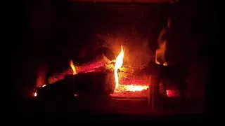 {NATURE} Feu de cheminée qui crépite-fireplace