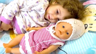 БЕБИ БОН СБОРНИК видео с куклами Беби Борн Евой и Лизой ( Baby Born doll )