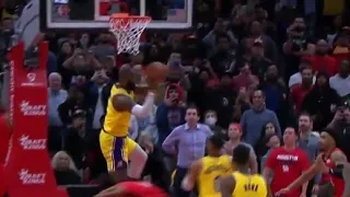 LeBron James becomes Ben Simmons after this potential game-winning lay-up 😂