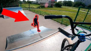 НОВИЧОК В СКЕЙТ-ПАРКЕ - ТРЮКИ НА BMX