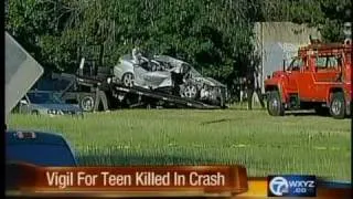 Vigil for teen killed in crash