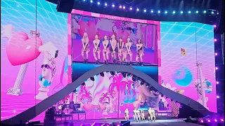 NAYEON - POP | TWICE (트와이스) READY TO BE CONCERT IN SYDNEY DAY 2 (FANCAM) (15/22)