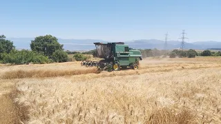 John Deere 1075 Hydro/4 Harvesting Wheat in Greece July 2023