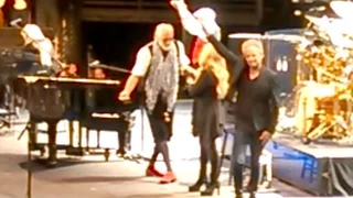 Fleetwood Mac encore Finale of "Songbird" with Stevie Nicks outro...