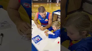 Can you draw our logo from memory? 🎨👨‍🎨 #art  #afl #bulldogs