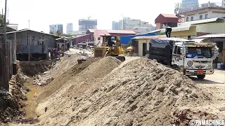 Showing Full Processing Technique Skills Building Foundation Road By Dozer Komatsu D41P Pushing