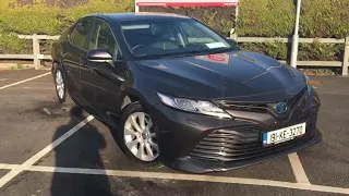 2019 Toyota Camry - 2.5 Hybrid SOL