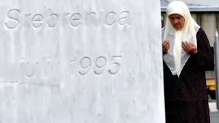 Bosnian Muslims mark 25th anniversary of Srebrenica massacre