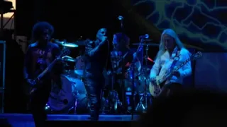 Alice in Chains with Maynard - Man in the box (live)