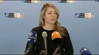 Foreign Affairs Minister Mélanie Joly speaks with reporters in Bucharest – November 29, 2022