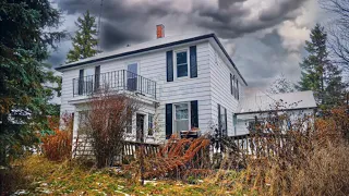 Abandoned forgotten farmhouse in Canada. Explore #29