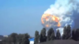 шок!!! пожар на Украине Васильевака нефтебаза!!!! смотреть всем!!!