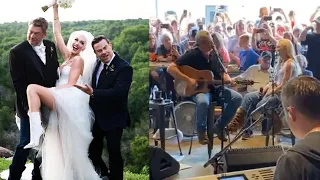 Blake Shelton And Gwen Stefani Play Surprise Show After Their Wedding