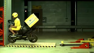 crash test scooter 40 km/h