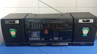 Cassette Sony CFS-W370 rất đẹp, hoàn hảo.Radio, 2 hộc băng và auto reverse hát tốt. Lh : 0908496653