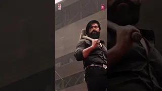 Rocking Star Yash Entry Scene | KGF Chapter 2 🔥🔥🔥❤️ | #RaviBasrur  #NeelPrashanth