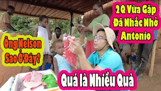 Gia đình châu Phi nhận cơn mưa món quà từ Việt Nam||2Q vlogs cuộc sống châu phi