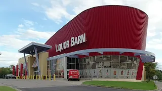 Самый большой магазин алкоголя в Кентукки. Магазин LIQUOR BARN. LEXINGTON, KY USA. 2020.